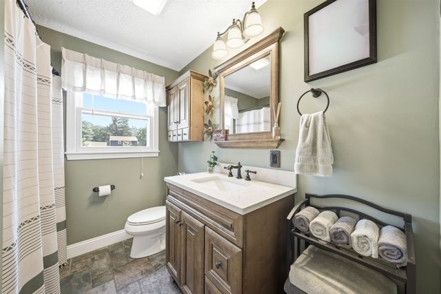 50 Davis Road, Merrimack, NH 03054
