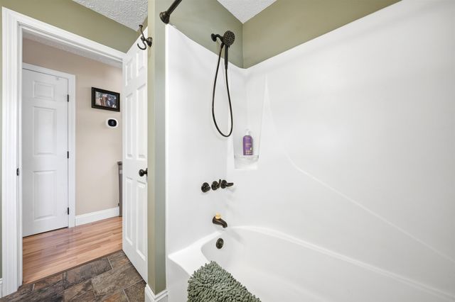 50 Davis Road, Merrimack, NH 03054