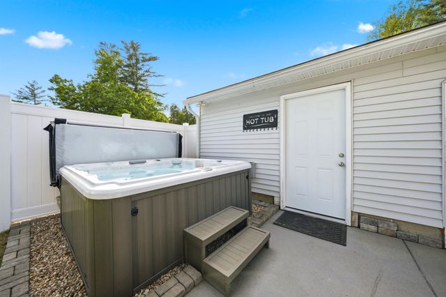 50 Davis Road, Merrimack, NH 03054