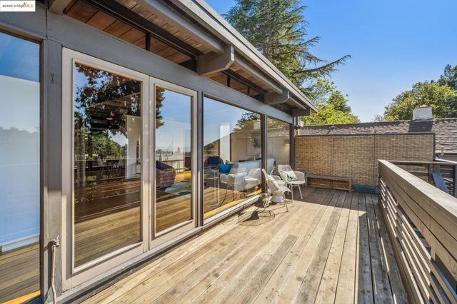 5855 Chelton Dr, Oakland, CA 94611
