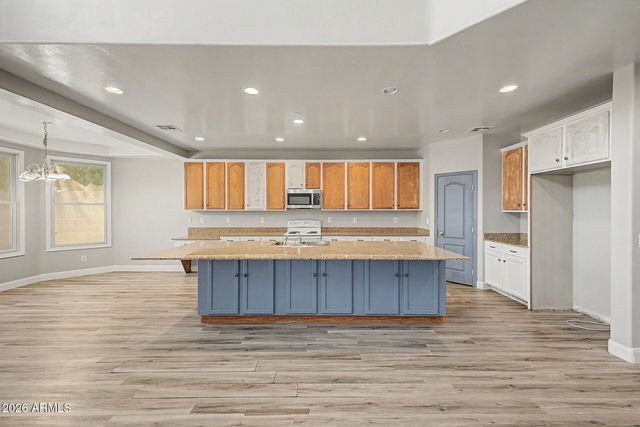 4012 W LYDIA Lane, Phoenix, AZ 85041