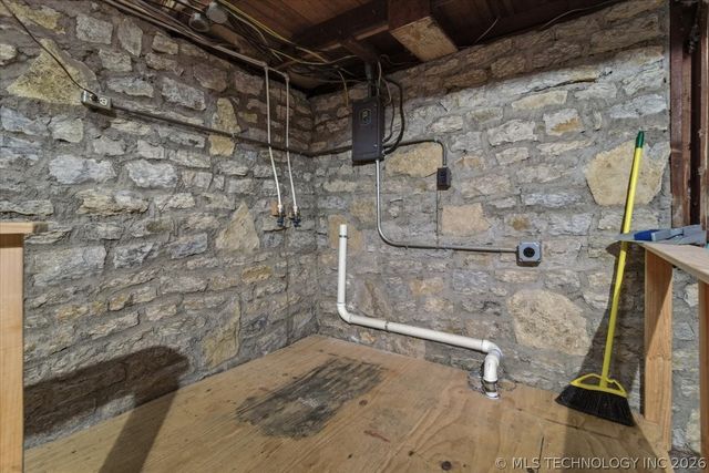 3250 S Fulton Avenue, Tulsa, OK 74135