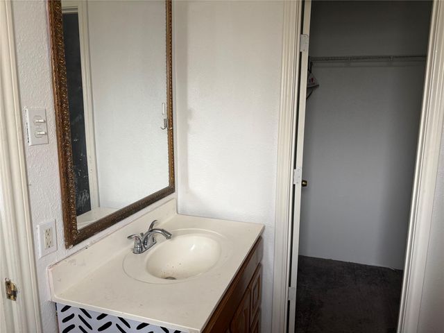 122 Gulls Cut S, Baytown, TX 77523