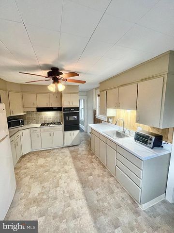 321 UNION AVE, Stratford, NJ 08084