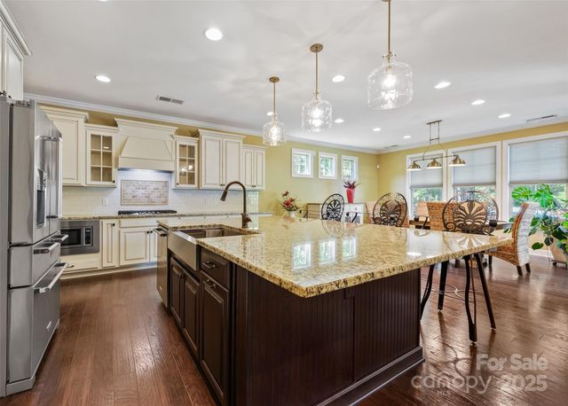 16402 Doves Canyon Lane, Charlotte, NC 28278