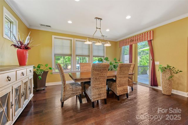16402 Doves Canyon Lane, Charlotte, NC 28278