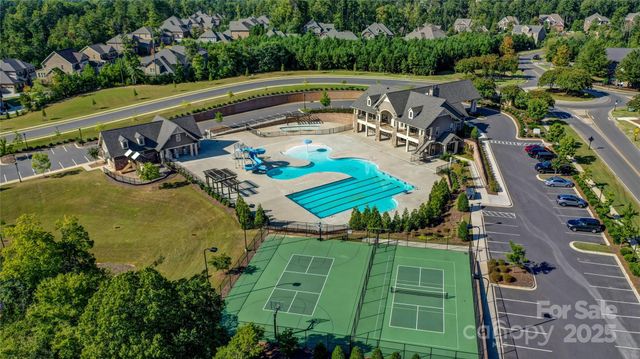 16402 Doves Canyon Lane, Charlotte, NC 28278