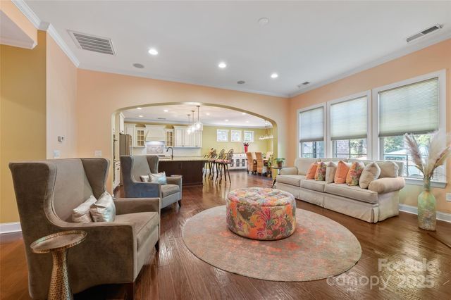 16402 Doves Canyon Lane, Charlotte, NC 28278