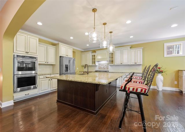 16402 Doves Canyon Lane, Charlotte, NC 28278