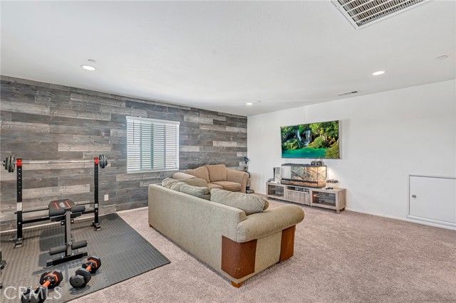 11999 Foster, Victorville, CA 92392