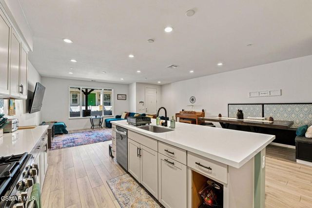 1909 Cottage Drive 3, Simi Valley, CA 93065