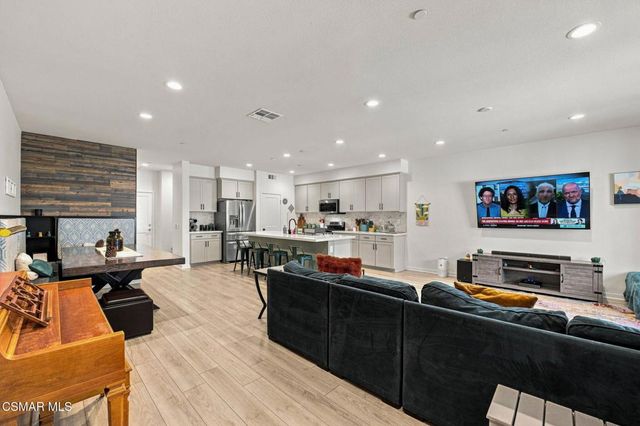 1909 Cottage Drive 3, Simi Valley, CA 93065