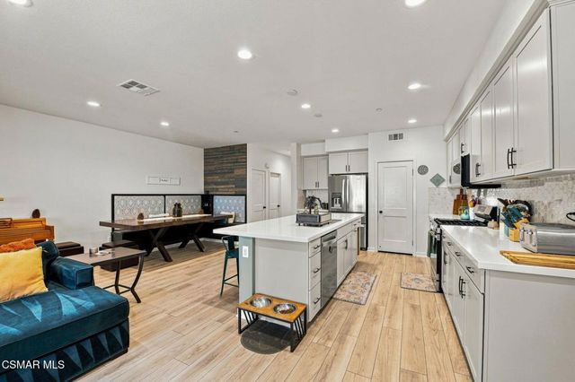 1909 Cottage Drive 3, Simi Valley, CA 93065
