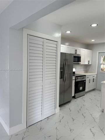 914 S L St, Lake Worth, FL 33460
