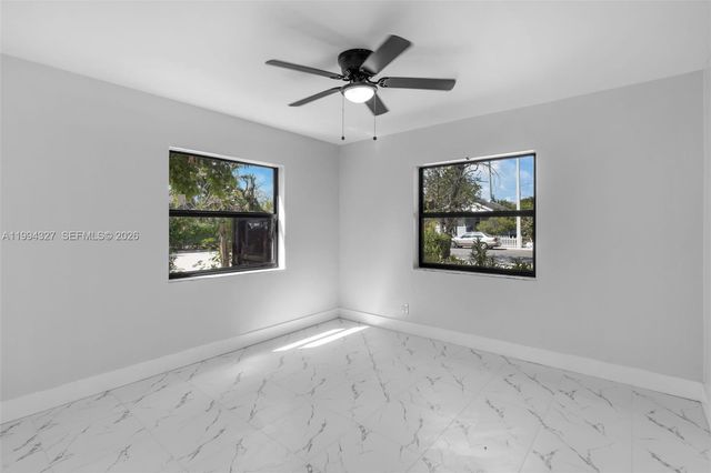 914 S L St, Lake Worth, FL 33460
