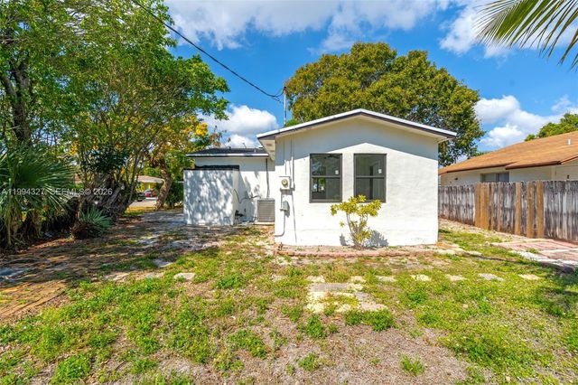 914 S L St, Lake Worth, FL 33460