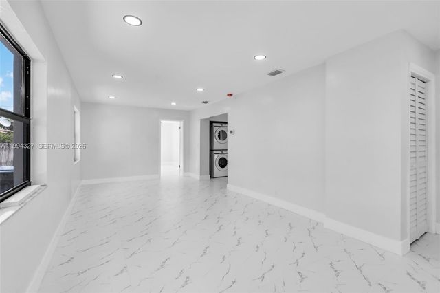 914 S L St, Lake Worth, FL 33460