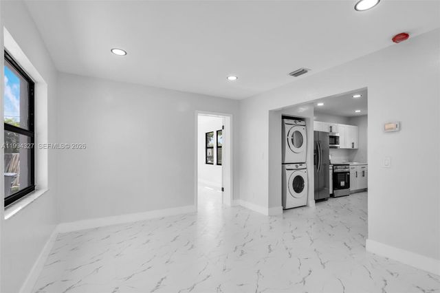 914 S L St, Lake Worth, FL 33460