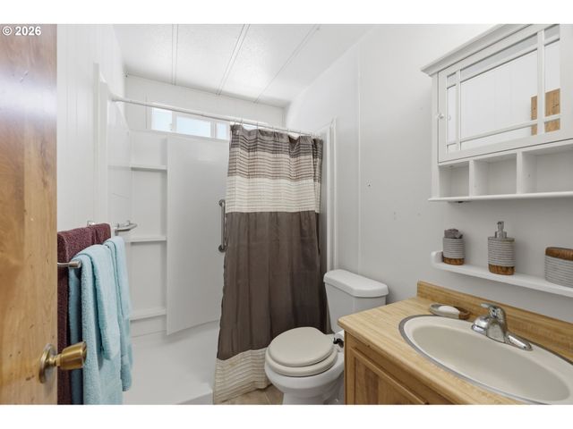 13640 Se HIGHWAY 212 54, Clackamas, OR 97015