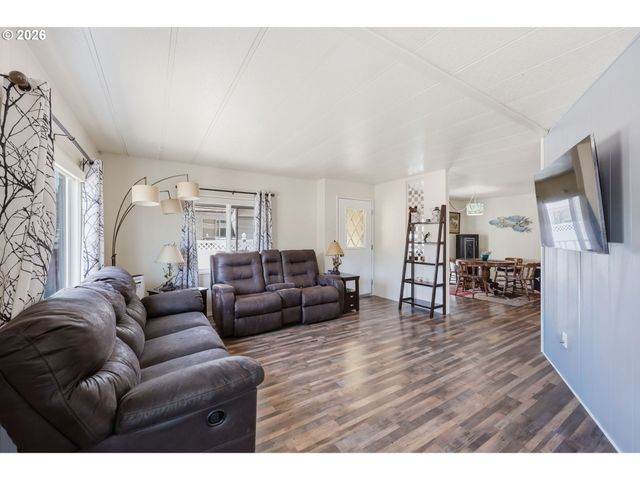 13640 Se HIGHWAY 212 54, Clackamas, OR 97015