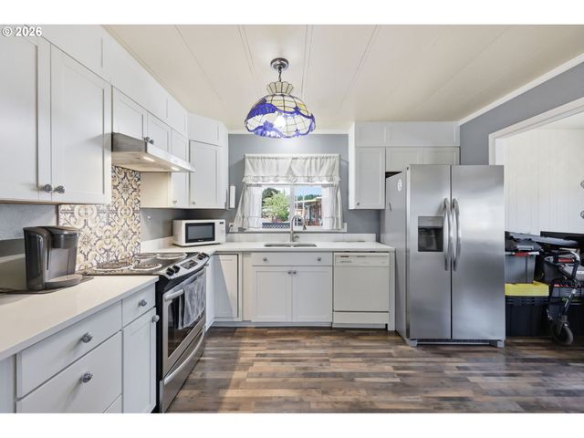 13640 Se HIGHWAY 212 54, Clackamas, OR 97015