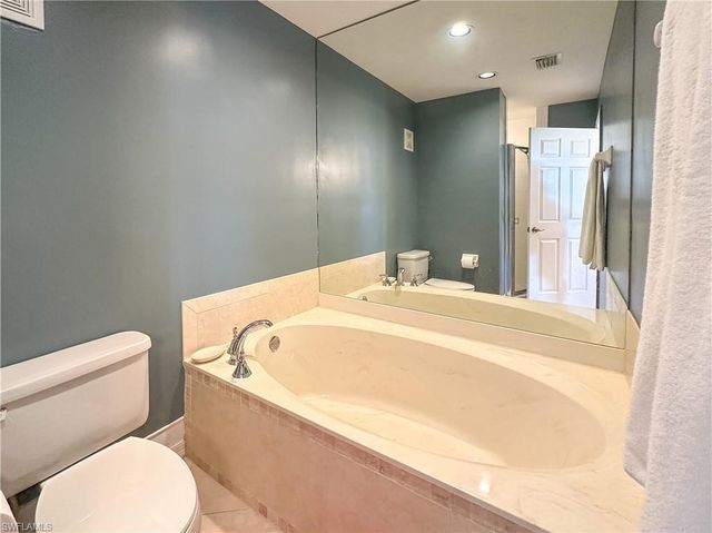 300 Horse Creek DR 503, Naples, FL 34110