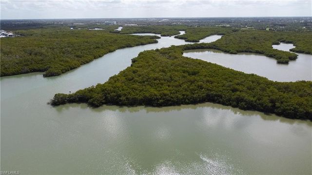 300 Horse Creek DR 503, Naples, FL 34110