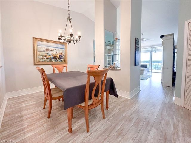 300 Horse Creek DR 503, Naples, FL 34110