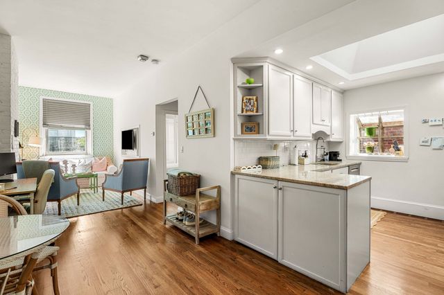 198 Saint Botolph St 9, Boston, MA 02115