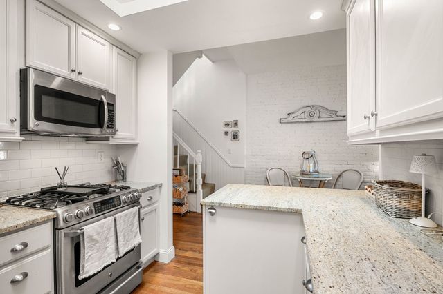 198 Saint Botolph St 9, Boston, MA 02115