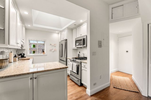 198 Saint Botolph St 9, Boston, MA 02115