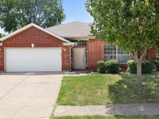 5705 Frio Drive, Haltom City, TX 76137