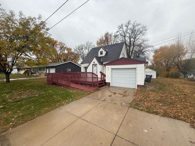 420 Milkyway Street N, Cosmos, MN 56228