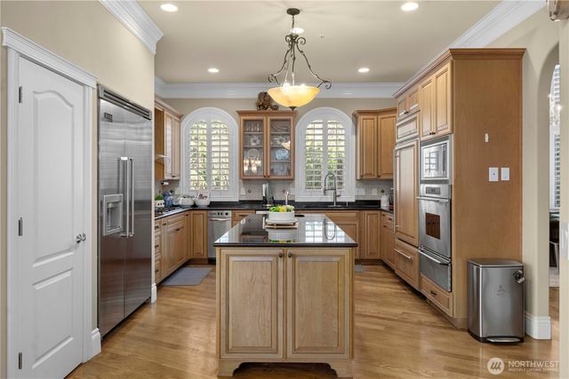 5325 145th Place SE, Bellevue, WA 98006