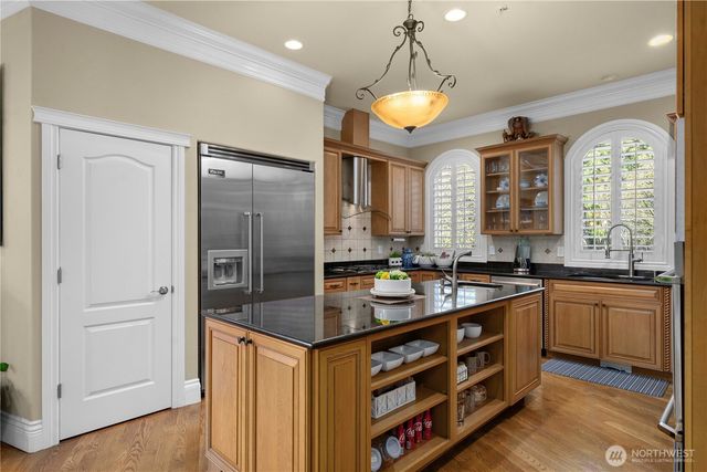 5325 145th Place SE, Bellevue, WA 98006