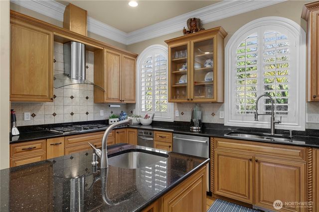 5325 145th Place SE, Bellevue, WA 98006