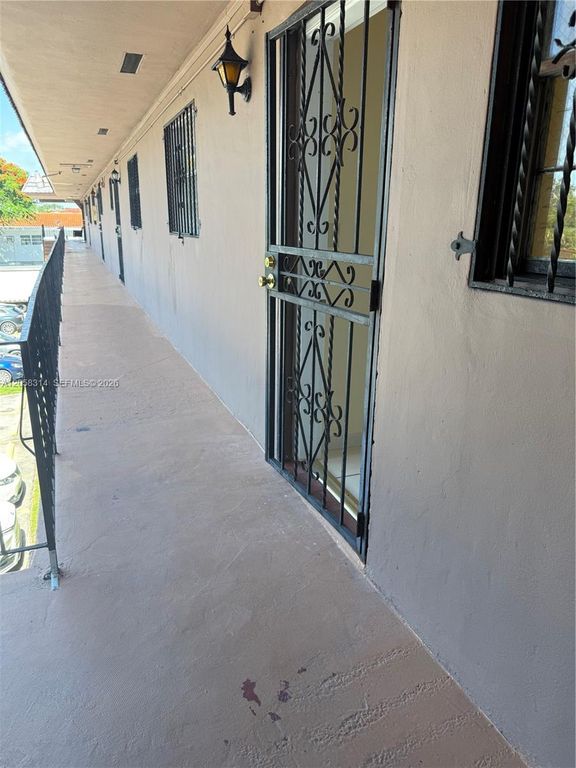 10 SW 45th Avenue 33, Miami, FL 33134