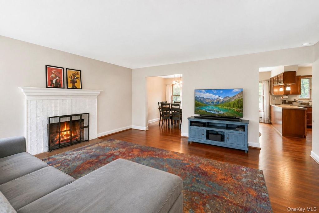 21 Hope Court, Selden, NY 11784 — photo 4