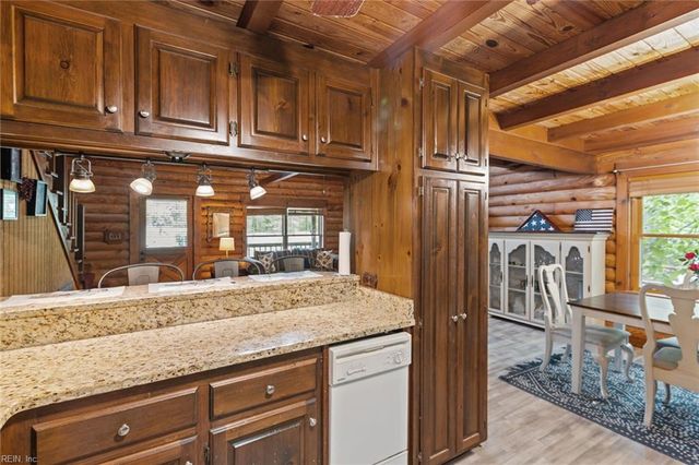 11202 Cabins End LN, Gloucester, VA 23061