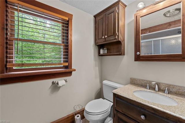 11202 Cabins End LN, Gloucester, VA 23061