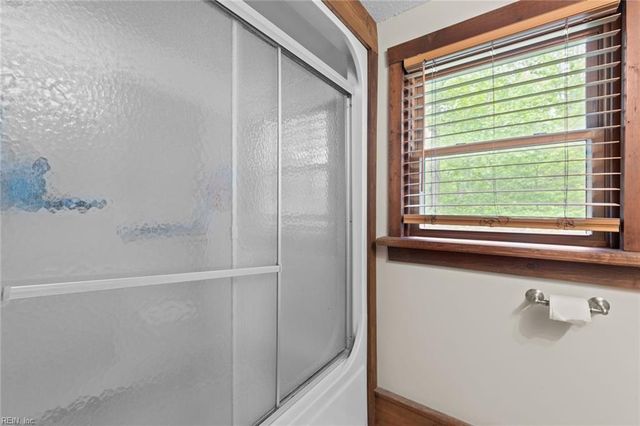 11202 Cabins End LN, Gloucester, VA 23061