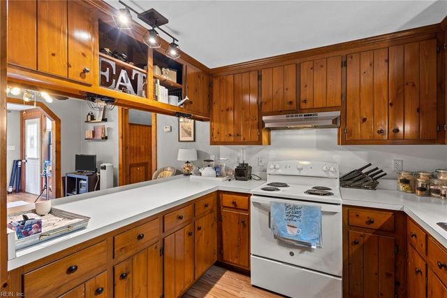 11202 Cabins End LN, Gloucester, VA 23061