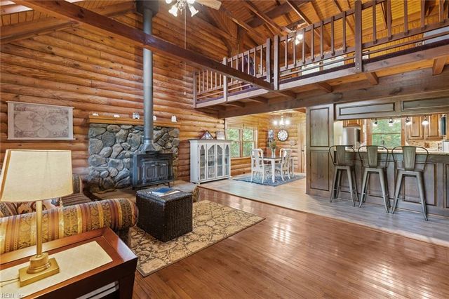 11202 Cabins End LN, Gloucester, VA 23061