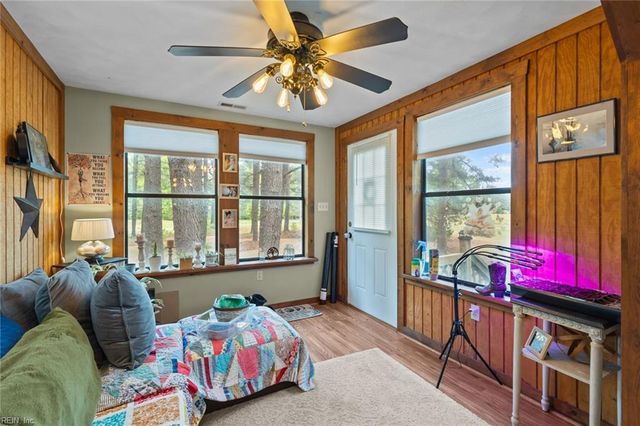 11202 Cabins End LN, Gloucester, VA 23061