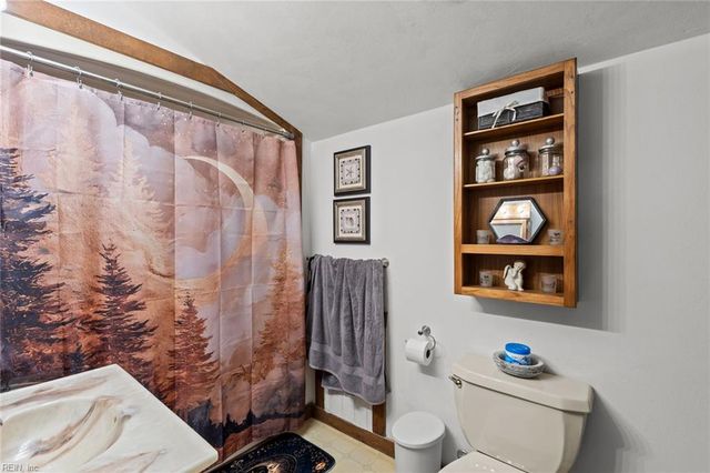 11202 Cabins End LN, Gloucester, VA 23061