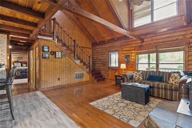 11202 Cabins End LN, Gloucester, VA 23061