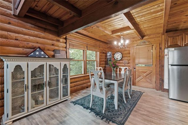 11202 Cabins End LN, Gloucester, VA 23061