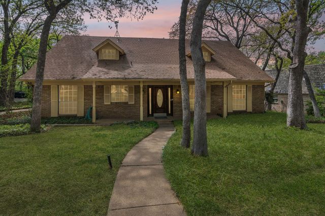 3702 Lynnwood Drive, Arlington, TX 76013
