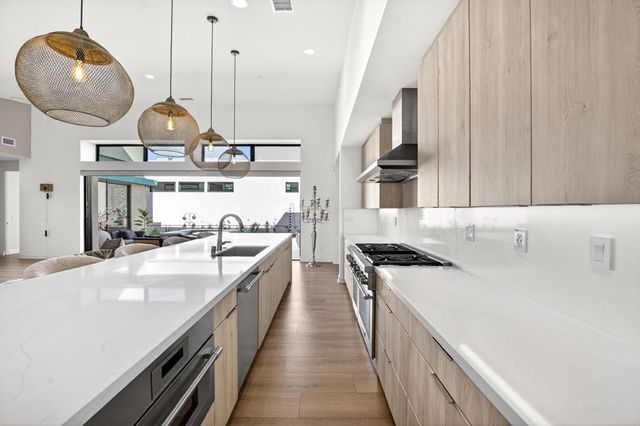 795 Obsidian Loop W, Palm Springs, CA 92264