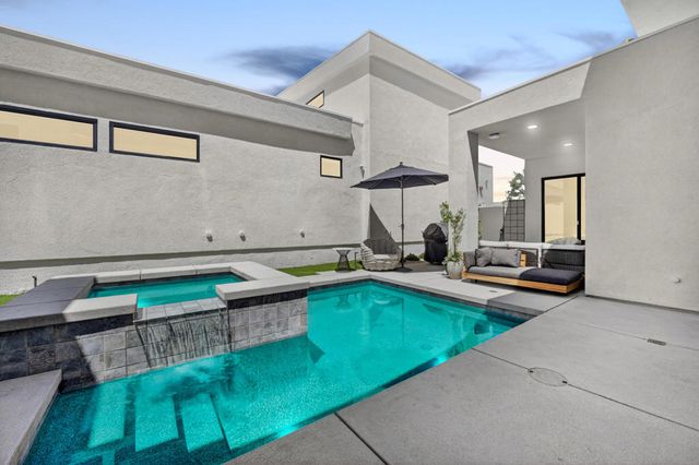 795 Obsidian Loop W, Palm Springs, CA 92264
